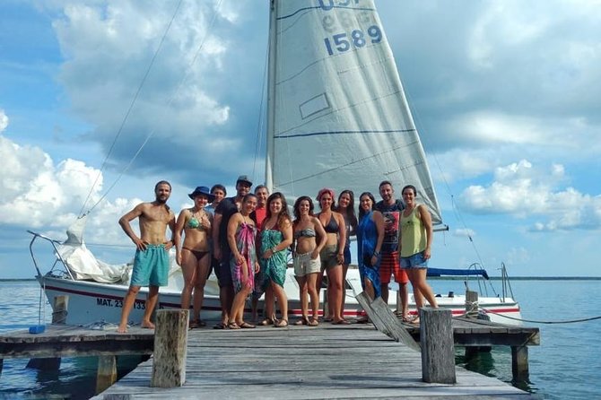 Private - Bacalar sailing across the mesmerizing waters - Key Points