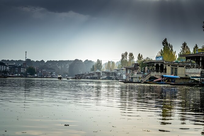 A Private Guided Walking Tour Of Old Srinagar With Lunch - The Sum Up