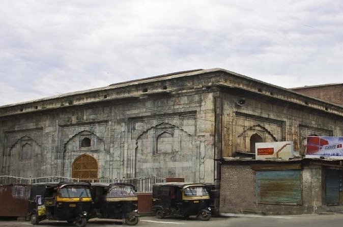 A Private Guided Walking Tour Of Old Srinagar With Lunch - Authenticity and Real-Life Insights