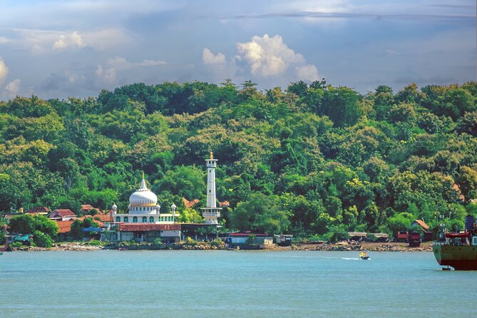 Private Shore Tour: Madura Island Discovery from Surabaya - Who Is This Tour Best For?