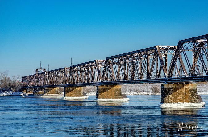 ROUNDTRIP Ground Transfer Buffalo Niagara Int Airport (BUF)-Niagara Falls Canada - Why Travelers Love This Service