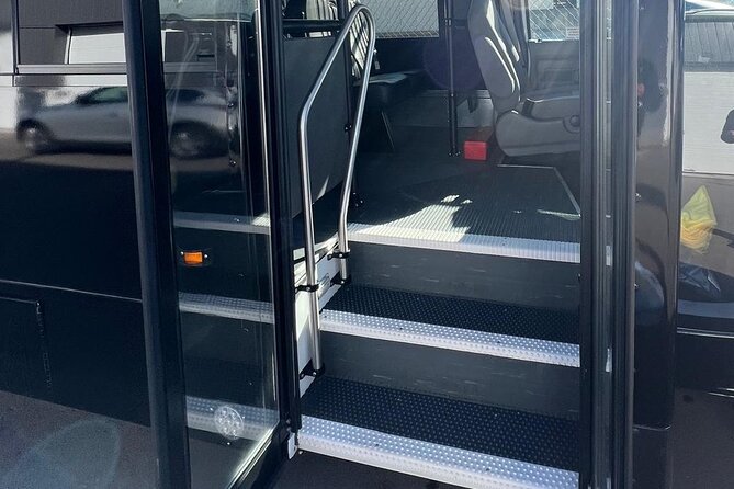 Pearson Airport to Niagara and Vice Versa 24 Passengers Minibus - Key Points