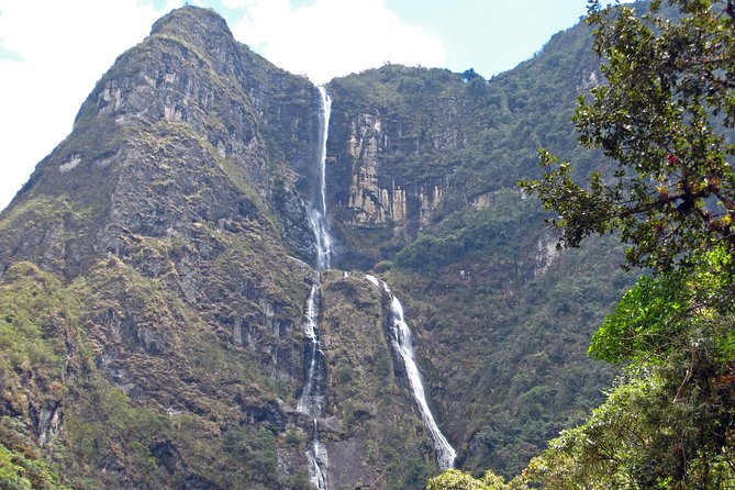 El Chorro waterfalls and Busa lake tour from Cuenca - Practical Details and Value