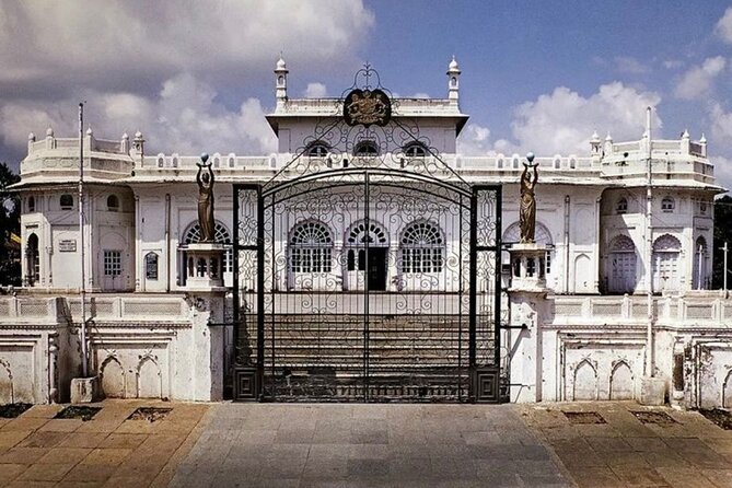 Lucknow: Cultural Walking Tour with Local Snacks (Guided Tour) - Cultural Heart & Royal Residences