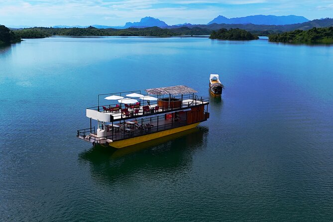 BBQ Lunch Cruise on Nam Ngum Lake - An Honest Look at the BBQ Lunch Cruise on Nam Ngum Lake