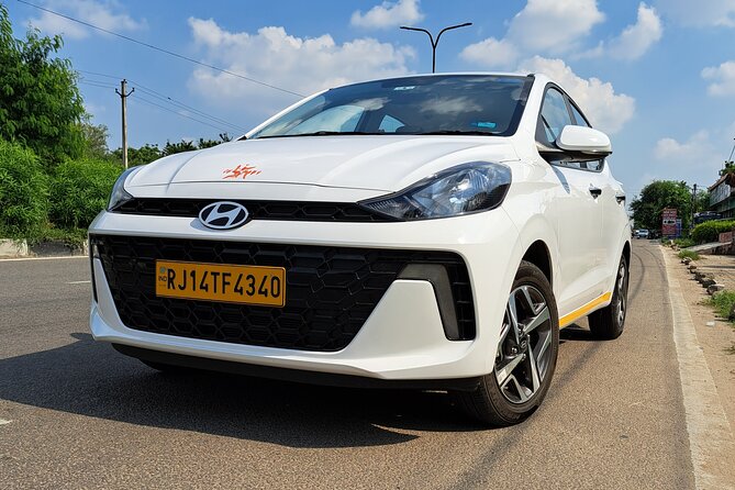 Jaisalmer Airport to Jaisalmer Hotels drop: Private Transfers - Visualizing the Experience