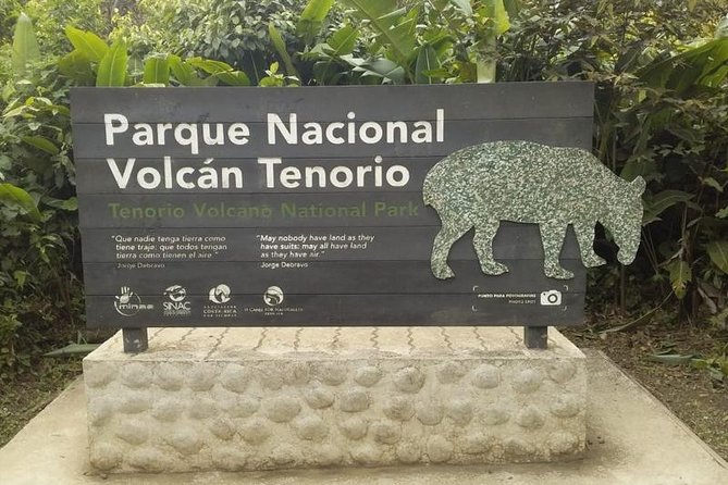 Premium Tour:Sloths and Río Celeste y Cortez Waterfalls (Tenorio Volcano Park) - Key Points