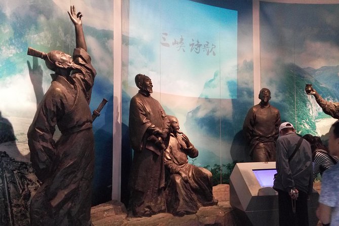 Private Chongqing Day Tour: Panda, E'ling Park, Three Gorges Museum - A Closer Look at the Itinerary and Highlights