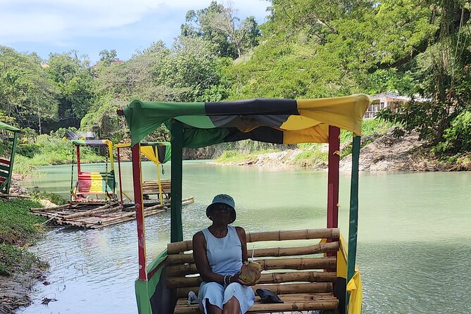 Beach and rafting in beautiful Jamaica - Key Points