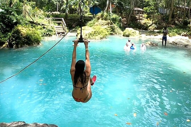 Blue Hole and Dunn's River Falls Private Combo Tour Ocho rios - Transportation, Timing, and Group Dynamics