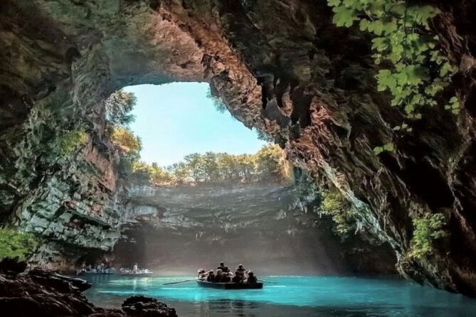 The Caves ....Drogarati Cave and Melissani Lake - Key Points