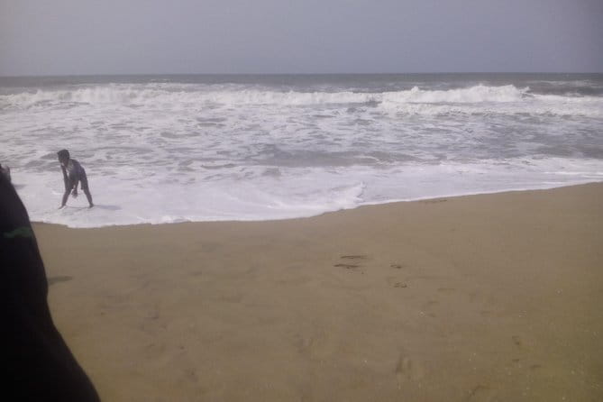 Konark and Chilika Lake: A Private Day Tour from Bhubaneshwar - Visiting the Iconic Konark Sun Temple