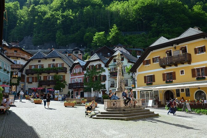 Hallstatt Private Walk Tour With A Professional Guide - The Itinerary: What You Can Expect