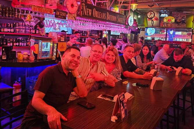 Makati : Pubcrawl Midget boxing rooftop music and gogo clubs - The Sum Up