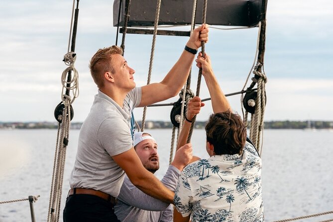 Manitou Fall Flavor Afternoon Sail Experience - An In-Depth Look at the Manitou Fall Flavor Afternoon Sail