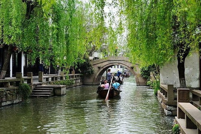Tongli and Zhouzhuang Water Town Private Day Tour from Suzhou - Exploring the Charm of Tongli and Zhouzhuang Water Towns: A Practical Review