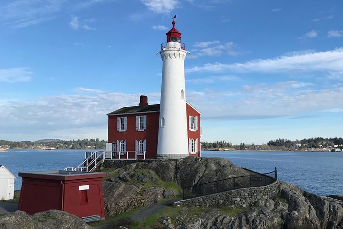 Paddling Esquimalt Harbor to Cole Island - An In-Depth Look at the Tour Experience