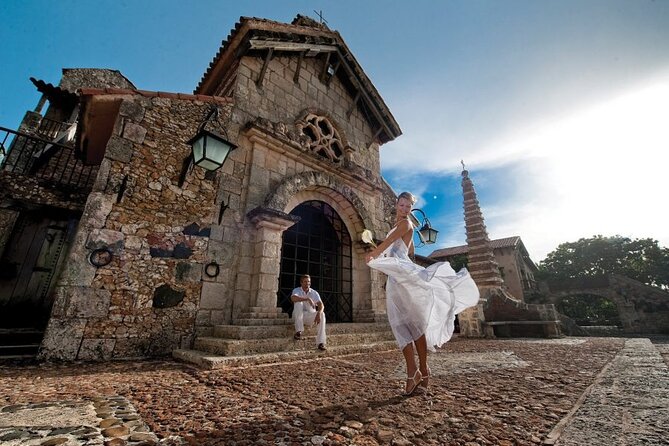 Santo Domingo & Alto De Chavon Full Day Small Group Experience - Transport & Group Dynamics