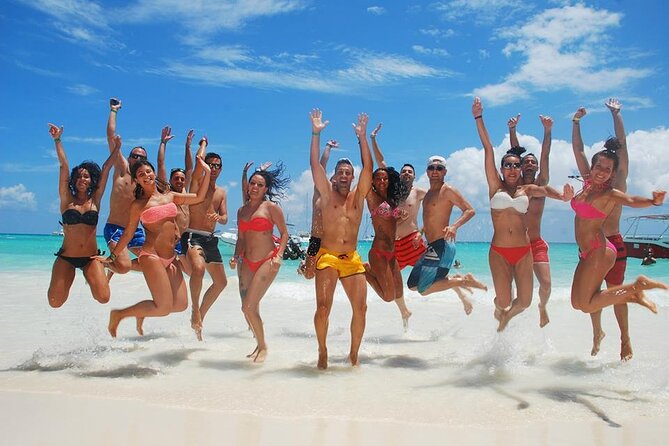 Saona Island Catamaran Cruise with Natural Pool, Lunch & Open Bar - Why This Tour Works Well for Travelers