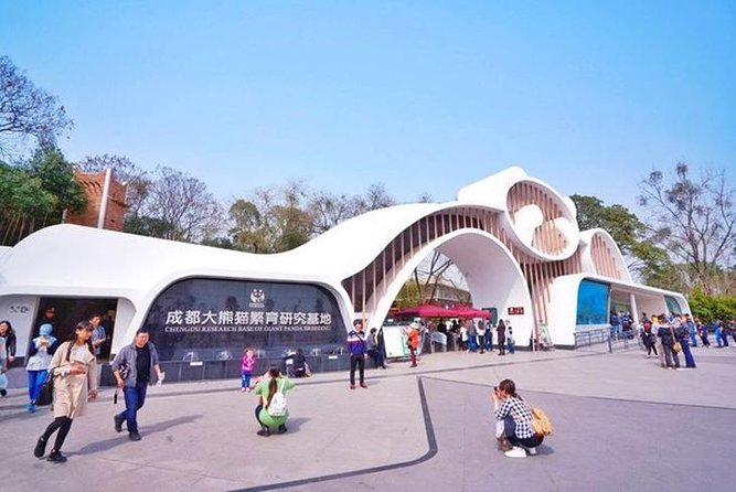 Private Half-Day Tour Chengdu Panda Breeding Center - Detailed Tour Breakdown