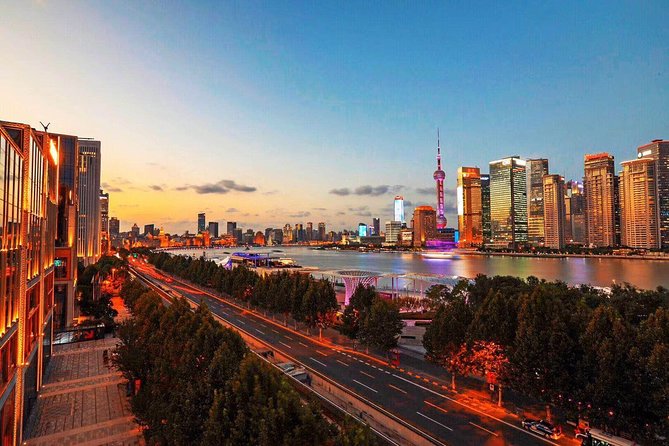 Private Customized Shanghai City Day Tour with Local Expert - Key Points