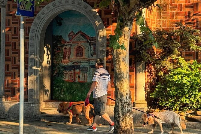 Shanghai Old Town Citywalk with a Discovery Challenge - Good To Know