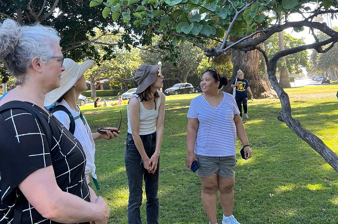 Discover Santa Monicas Lush Gardens, Trees & Neighborhoods - FAQs