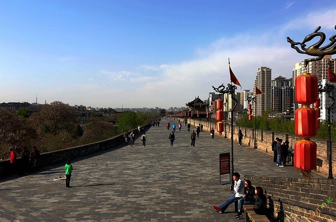 Private Transfer with Guide: Xi'an International Airport to Xian Hotel - The Details of the Experience