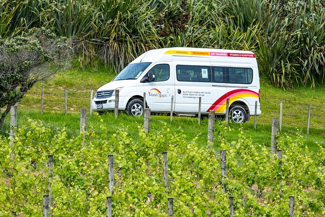 WINE on WAIHEKE, PREMIUM TASINGS and SCENIC TOUR, MAX 11 CLIENTS - Key Points