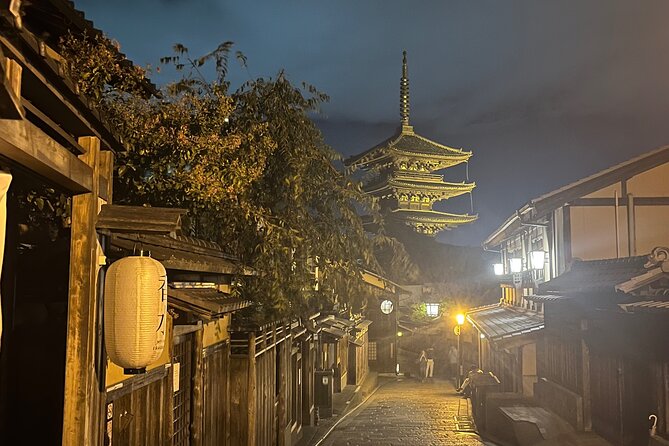 Kyoto Gion Calm Night Walking Tour with a Local Guide - Exploring the Kyoto Gion Night Walking Tour