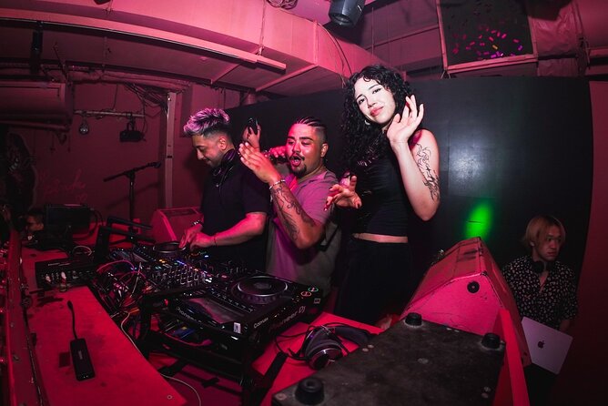 Osakas Iconic All-Pink NightClub: VIP Booth, Champagne & Show - Authentic Insights from Travelers