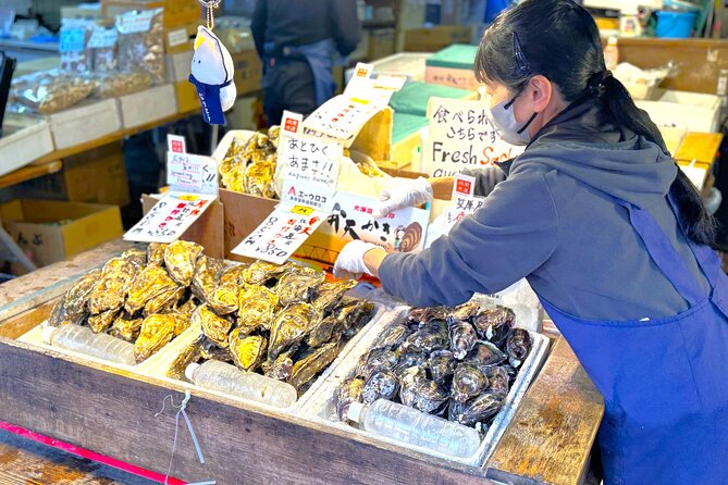 Tokyo Tsukiji Market Tour with Breakfast Tasting  Less Crowded - In-Depth Look at the Tsukiji Outer Market Tour