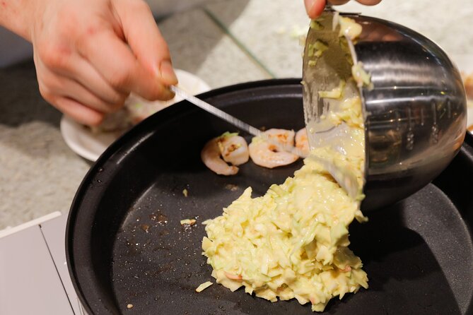 Okonomiyaki making experience~Japanese popular food - Who Should Consider This Experience?