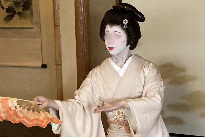 Asakusa Walking Tour: Private Geisha & Kaiseki Lunch (4-8 Guests) - Senso-ji Temple: More Than Just a Tourist Magnet