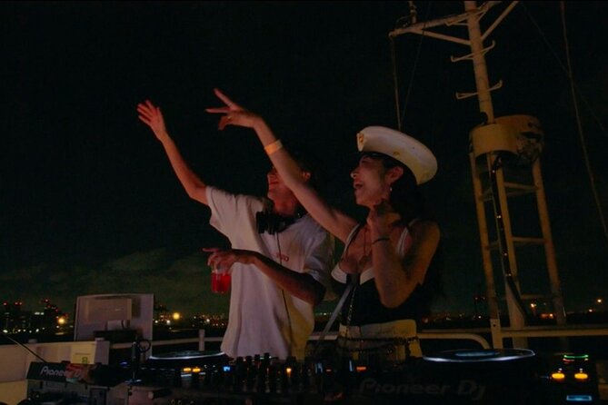 Tokyo Sunset Boat Party with Music Drinks and Vibes - The Music and Atmosphere