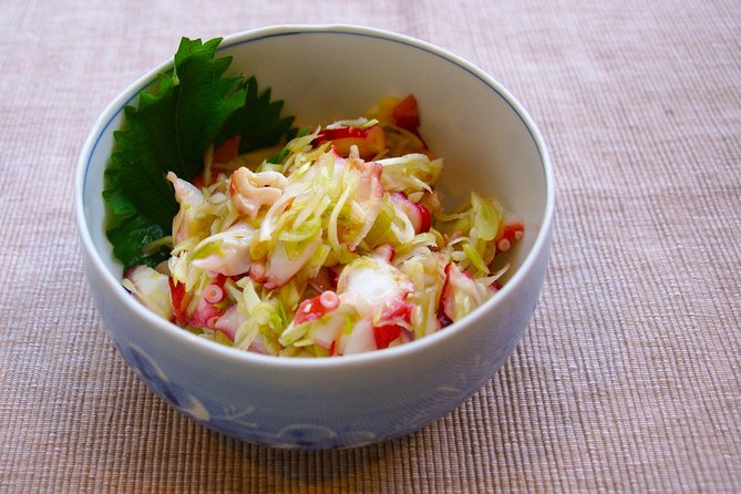 Private Market Tour and Cooking Lesson With a Tokyo Native Makiko in Her Home - The Value of Cooking at Home in Tokyo