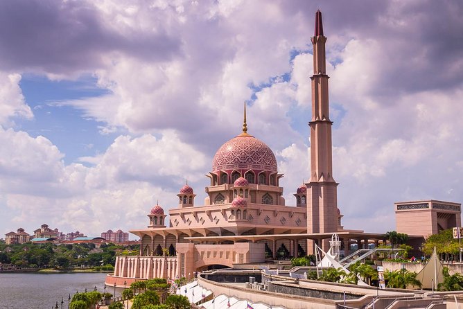 Putrajaya City Tour from Kuala Lumpur with Sight Seeing Cruise - Exploring Putrajaya: A Modern Marvel with Historic Vibes