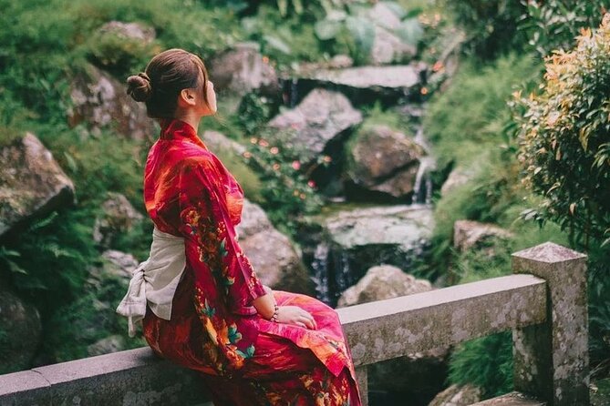 Colmar Tropicale French Village and Chin Swee Cave Private Tour - What Sets This Tour Apart