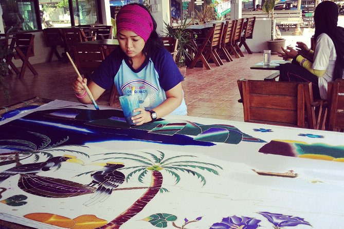 Kuala Lumpur Suburbs and Batu Caves Tour - Practical Details and What to Expect