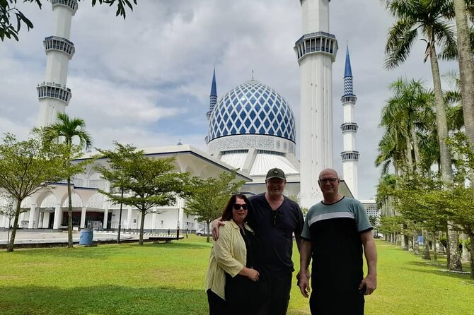 Blue Mosque and Batu Caves Private Tour from Kuala Lumpur - An In-Depth Look at the Itinerary