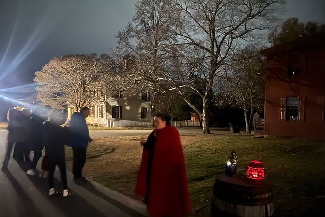 Williamsburgs Spirits of Christmas Past - Williamsburg’s Spirits of Christmas Past: A Ghostly Holiday Tour