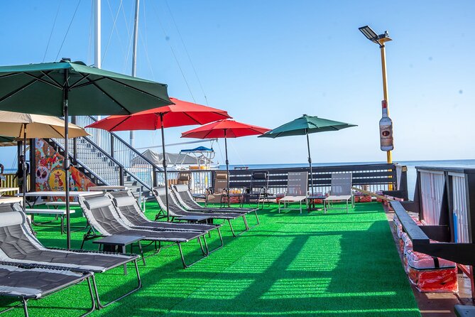 Poko Loko Floating Bar: Sunset Sips - Why This Experience Works Well