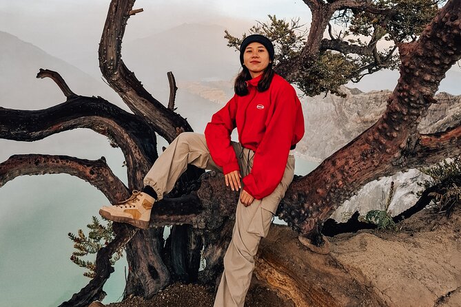 Bali to Ijen Blue Fire 1 day Tour Midnight Hike and Sunrise - Arriving at Ijen: The Start of the Trek