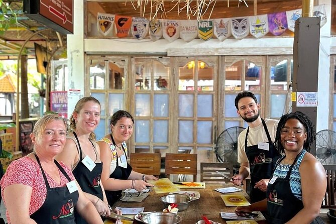 Seminyak Balinese Cooking Class & Market Tour with Free Pick Up - Detailed Breakdown of the Itinerary  