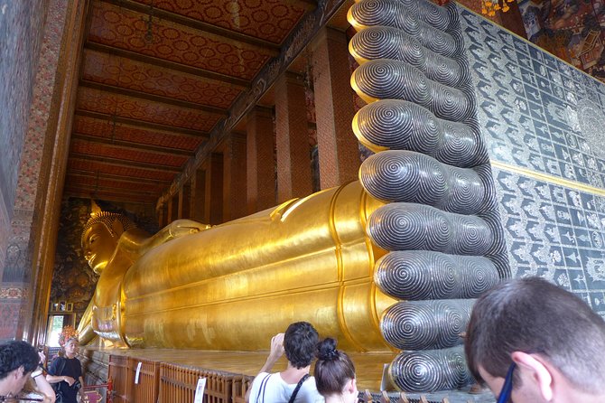 Bangkok City & Temple Tour By Selfie Expert : WatTraimit & WatPho - The Sum Up