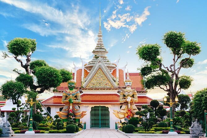 Thai Costume Photo Tour at Wat Arun Bangkok from Bangkok - Exploring the Thai Costume Photo Tour at Wat Arun