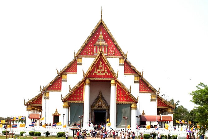 Damnoen Saduak and Railway Market & Ayutthaya Private Tour - Who Should Consider This Tour?