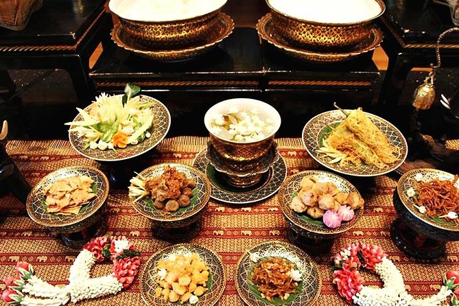 Gourmet Dinner & Spectacular Show at Mandarin Oriental - Key Points