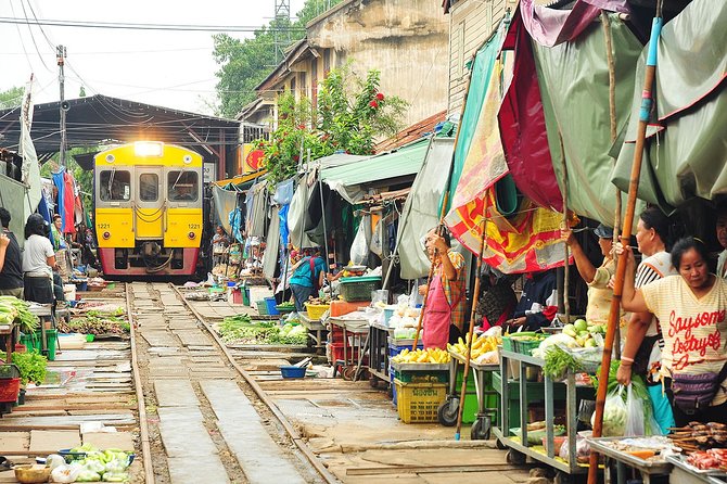 Amphawa Floating Market Tour with Maeklong Railway Market (SHA Plus) - Heading to Amphawa Floating Market Again