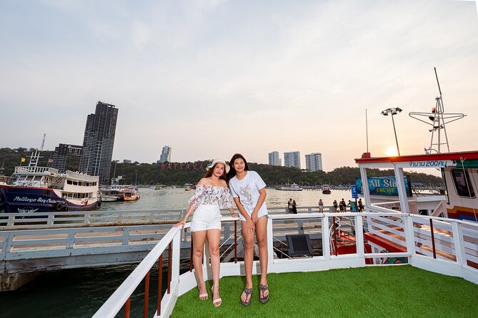 Pattaya Party Boat with Delcious Food, Dancer Models and Music - Is It Worth the Price?